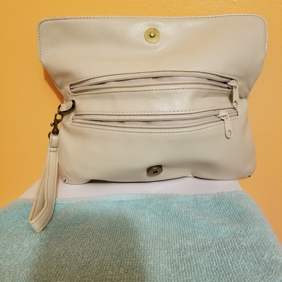 Bone/cream clutch - Picture 4 of 5